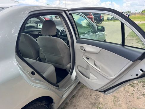 Used 2012 Toyota Corolla LE FWD image 19