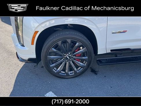 Certified 2025 Cadillac Escalade ESV V image 28