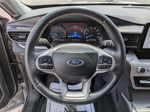 Certified 2023 Ford Explorer XLT w/ Equipment Group 202A AWD/4WD image 9