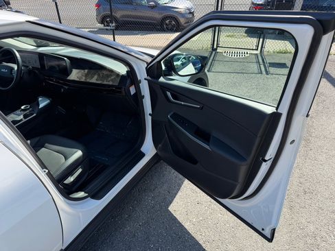 Used 2024 Kia EV6 Light AWD/4WD image 40