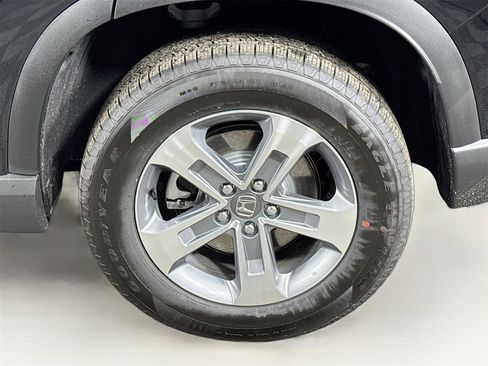 Certified 2025 Honda Pilot EX-L image 9