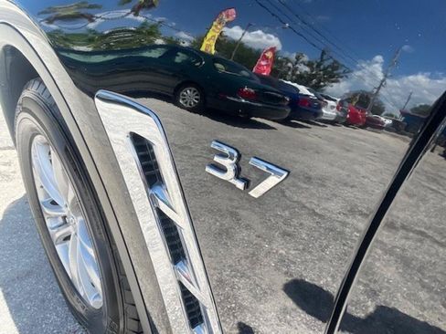 Used 2017 INFINITI QX70 2WD image 7