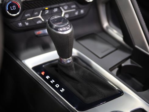 Used 2015 Chevrolet Corvette Z06 w/ 3LZ Preferred Equipment Group image 32