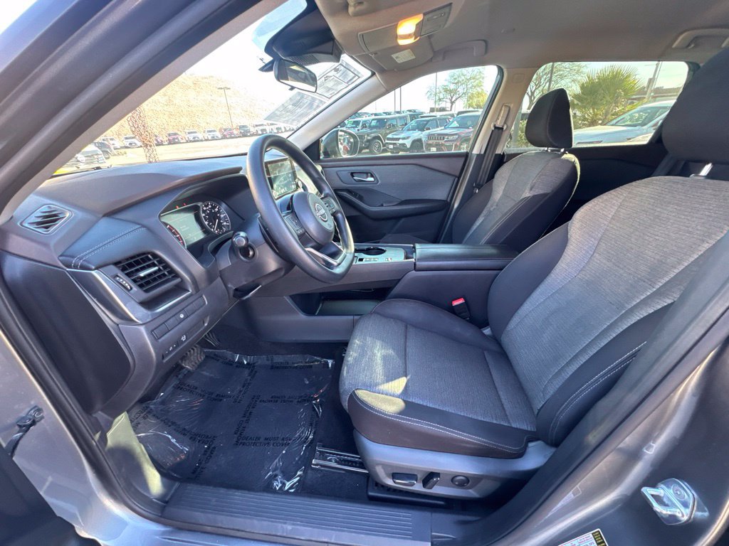 Used 2023 Nissan Rogue SV FWD image 12