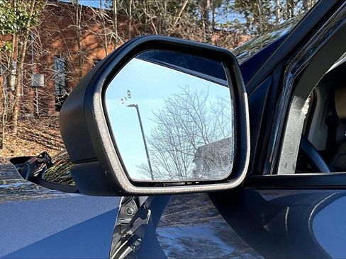 Used 2022 Ford Explorer XLT w/ Equipment Group 202A image 29