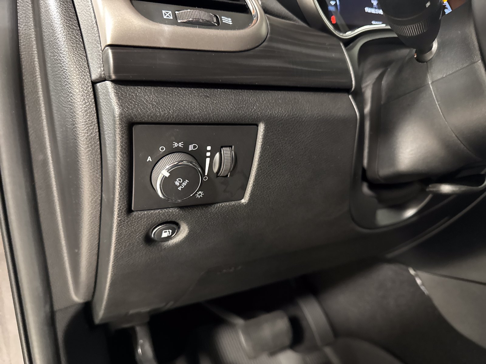 Used 2021 Jeep Grand Cherokee Laredo X AWD/4WD image 19
