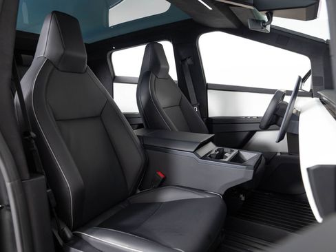 Used 2024 Tesla Cybertruck AWD Crew Cab image 27