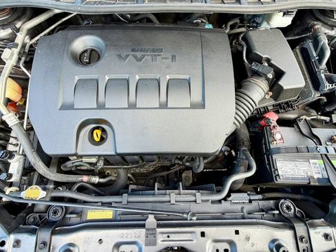 Used 2013 Toyota Corolla LE FWD image 16
