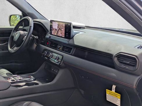Certified 2026 Honda Pilot TrailSport image 24