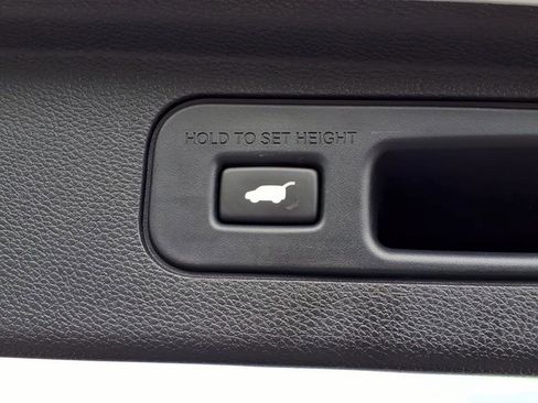Used 2025 Honda Odyssey Elite image 11