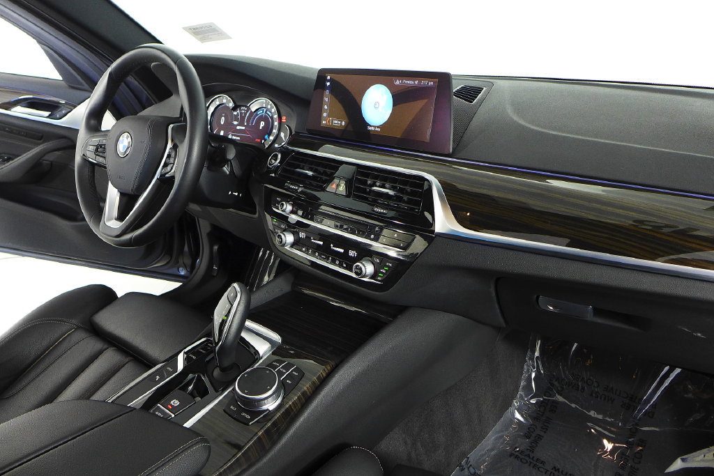 Used 2018 BMW 530e w/ Premium Package 2 RWD image 13