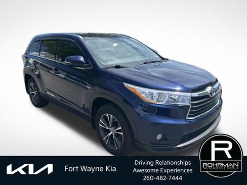 Used 2016 Toyota Highlander XLE AWD/4WD image 8