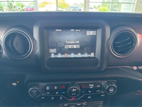 Used 2022 Jeep Gladiator Sport AWD/4WD image 21
