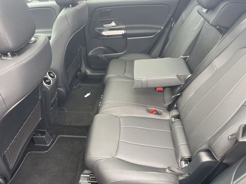 Used 2026 Mercedes-Benz GLB 250 4MATIC image 14