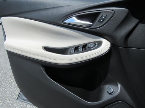 Used 2024 Buick Encore GX Preferred w/ Advanced Technology Package FWD image 17