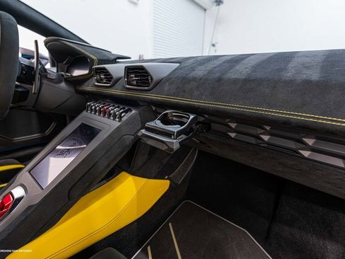Used 2022 Lamborghini Huracan STO image 26