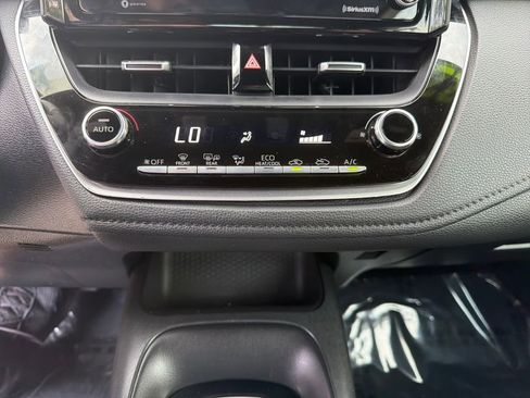 Used 2022 Toyota Corolla SE image 27
