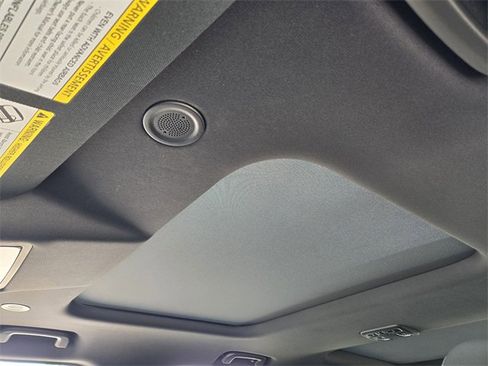 New 2025 Land Rover Discovery S image 20