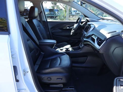Used 2024 GMC Terrain SLT image 9