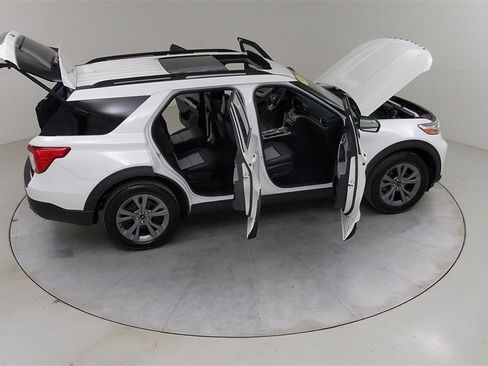 Certified 2022 Ford Explorer XLT w/ Equipment Group 202A image 50