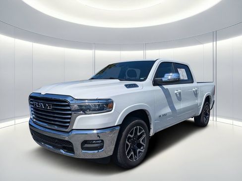 Used 2026 RAM 1500 Laramie AWD/4WD image 7