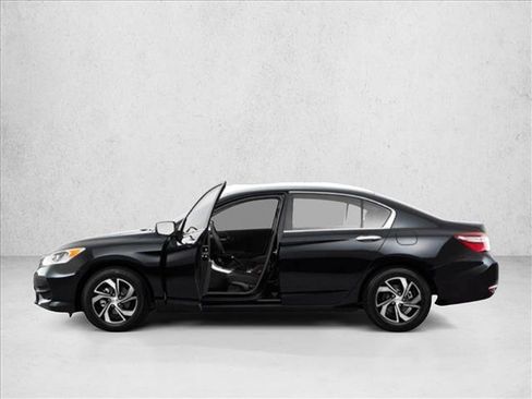 Used 2017 Honda Accord LX image 4