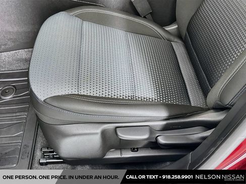 Used 2025 Chevrolet Trax LT w/ Driver Confidence Package FWD image 19