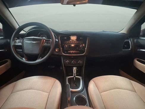 Used 2011 Chrysler 200 LX FWD image 9