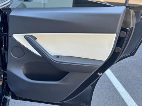 Used 2021 Tesla Model Y Long Range image 46