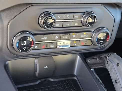 Used 2024 Ford Bronco Raptor w/ Interior Carbon Fiber Pack 6 AWD/4WD image 21