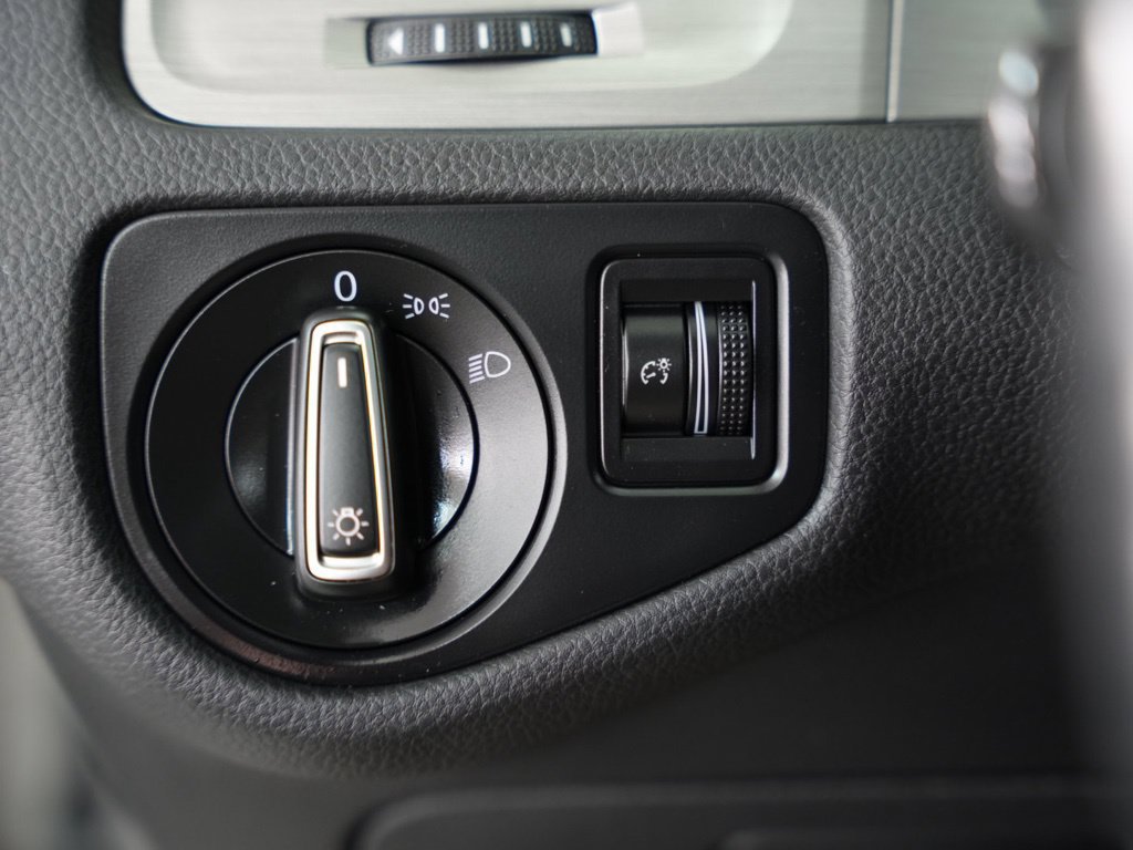 Used 2015 Volkswagen Golf TDI S FWD image 45