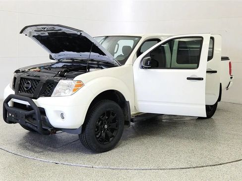 Used 2021 Nissan Frontier SV w/ Midnight Edition Floor Mats AWD/4WD image 10