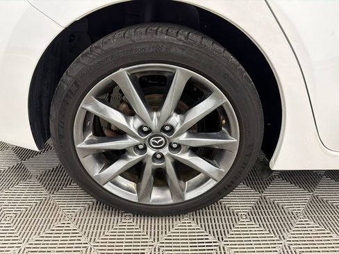 Used 2018 MAZDA MAZDA3 Grand Touring image 18