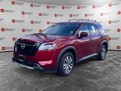 Used 2025 Nissan Pathfinder SL w/ Black Appearance Package