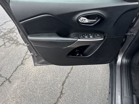 Used 2021 Jeep Cherokee Latitude Lux w/ Sun & Sound Group image 10