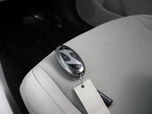Used 2025 Hyundai Kona SEL FWD image 9