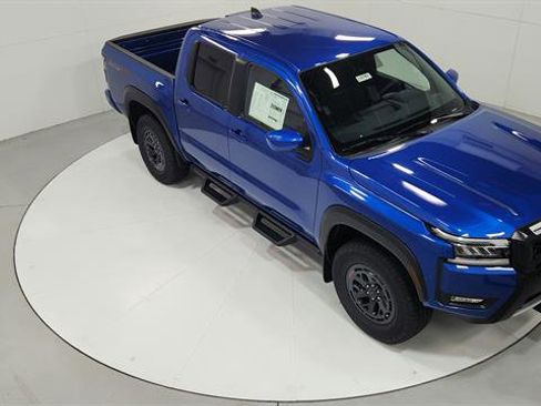 Certified 2025 Nissan Frontier PRO-4X image 13