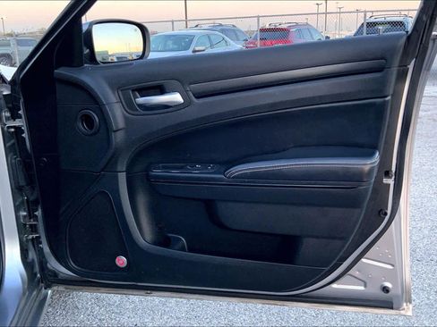 Used 2015 Chrysler 300 S image 21