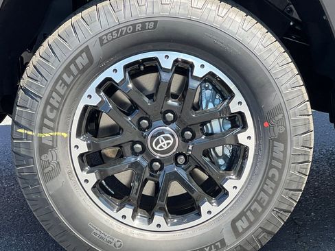 New 2026 Toyota Tundra SR5 AWD/4WD image 32