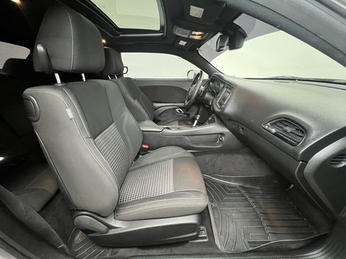 Used 2016 Dodge Challenger R/T w/ Blacktop Package image 9