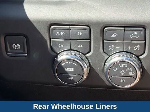 Used 2024 GMC Sierra 2500 AT4X AWD/4WD image 20