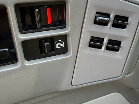 Used 1994 Chevrolet S10 Pickup 4WD 4-Door image 48