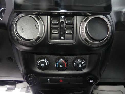 Used 2014 Jeep Wrangler Unlimited Sport w/ Quick Order Package 23S AWD/4WD image 28