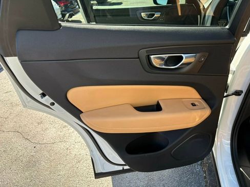 Used 2023 Volvo XC60 B5 Ultimate w/ Protection Package Premier image 21