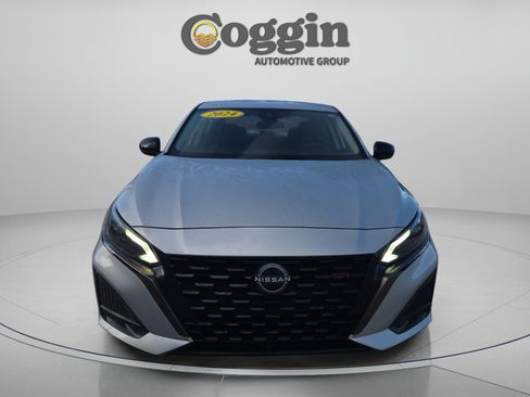 Used 2024 Nissan Altima 2.5 SR FWD image 8
