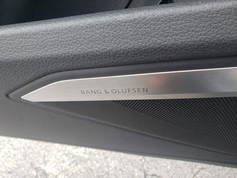 Used 2019 Audi e-tron Prestige w/ Prestige Package image 22