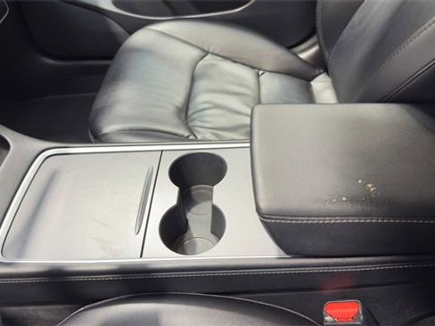 Used 2021 Tesla Model 3 Performance image 21