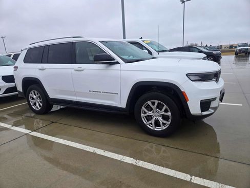 Used 2021 Jeep Grand Cherokee L Limited image 3