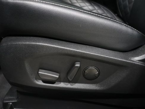 Used 2024 Ford Edge Titanium AWD/4WD image 18