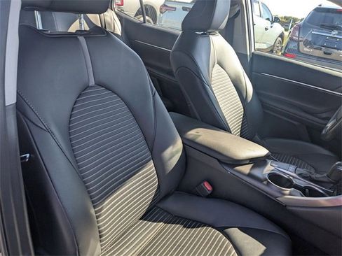 Used 2024 Toyota Camry SE image 35